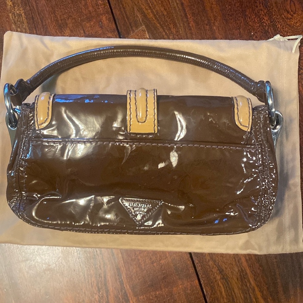 Prada patent leather handbag - Picture 3 of 12